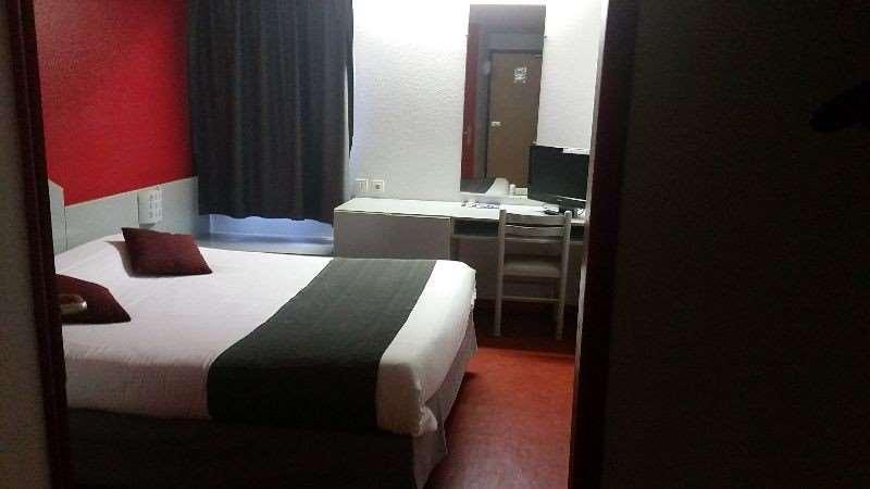Brit Hotel Sarreguemines Pokoj fotografie